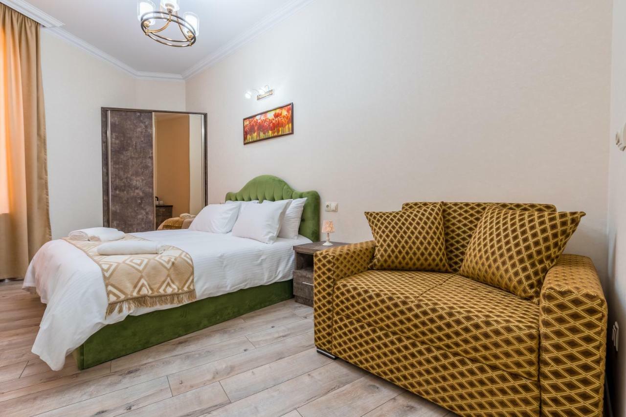 Golden Light Hotel Tbilissi Extérieur photo