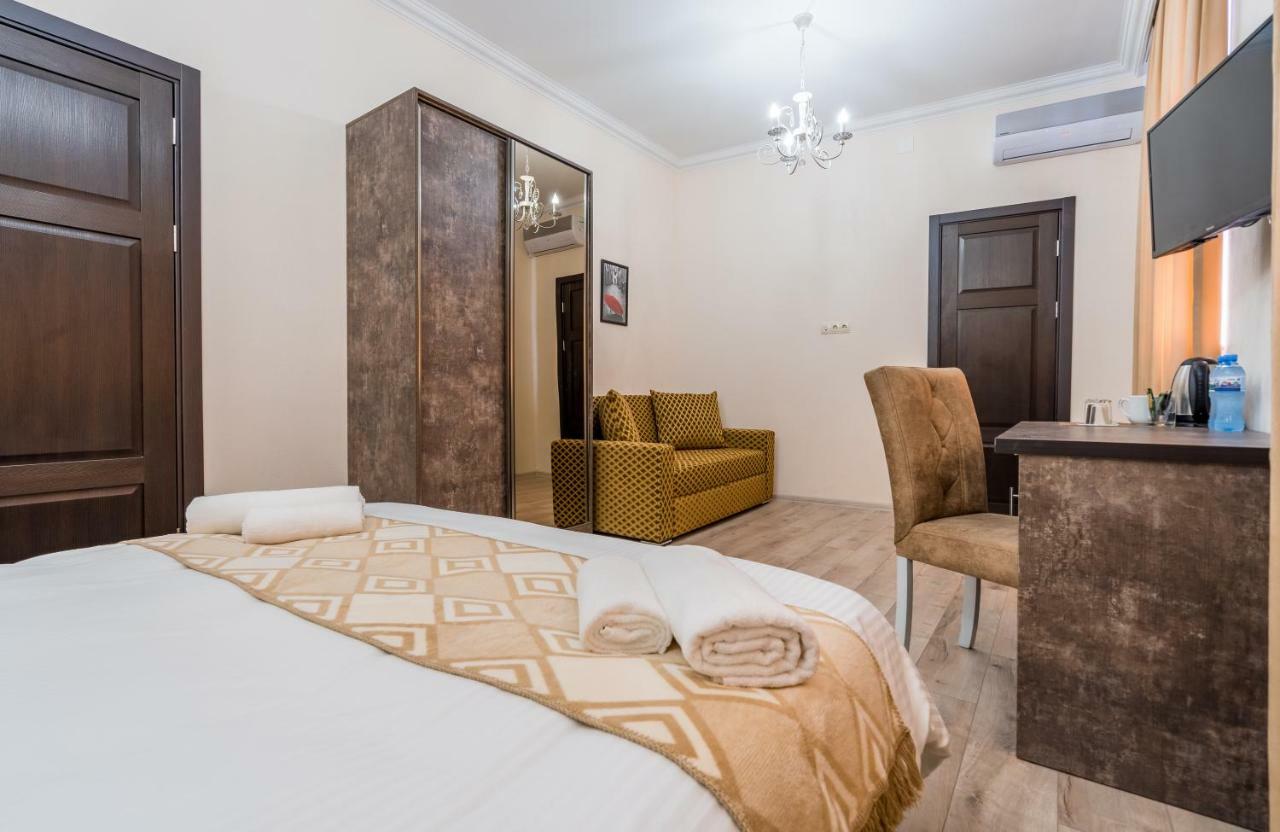Golden Light Hotel Tbilissi Extérieur photo