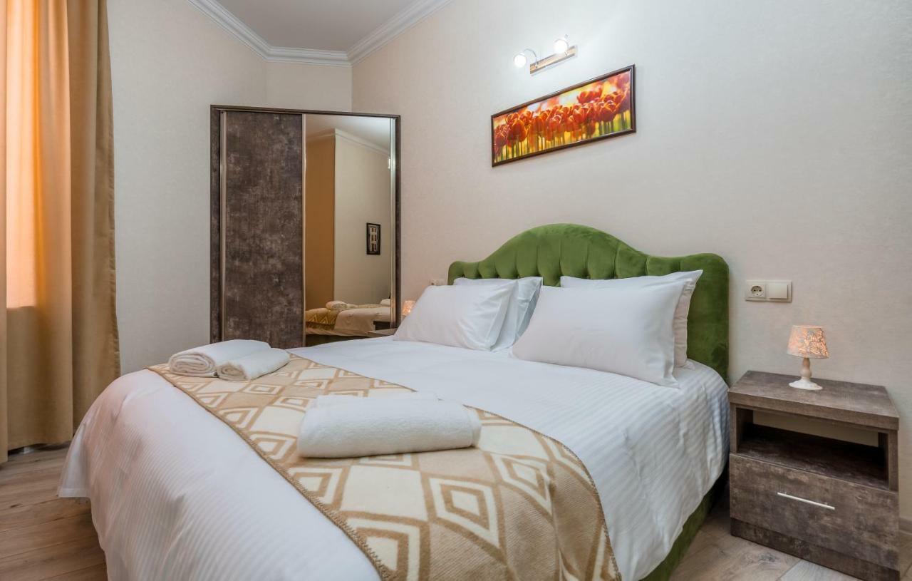 Golden Light Hotel Tbilissi Extérieur photo