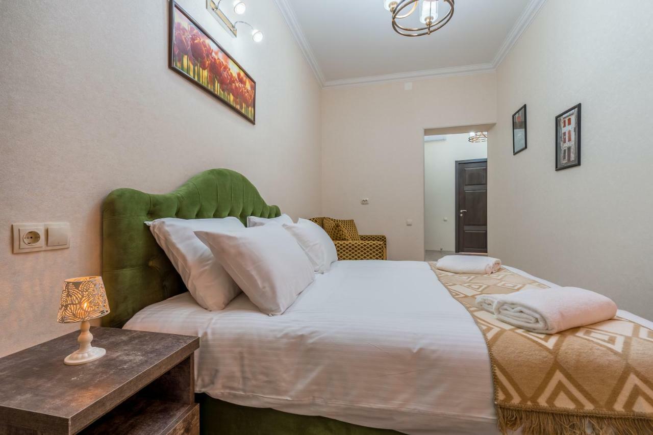 Golden Light Hotel Tbilissi Extérieur photo